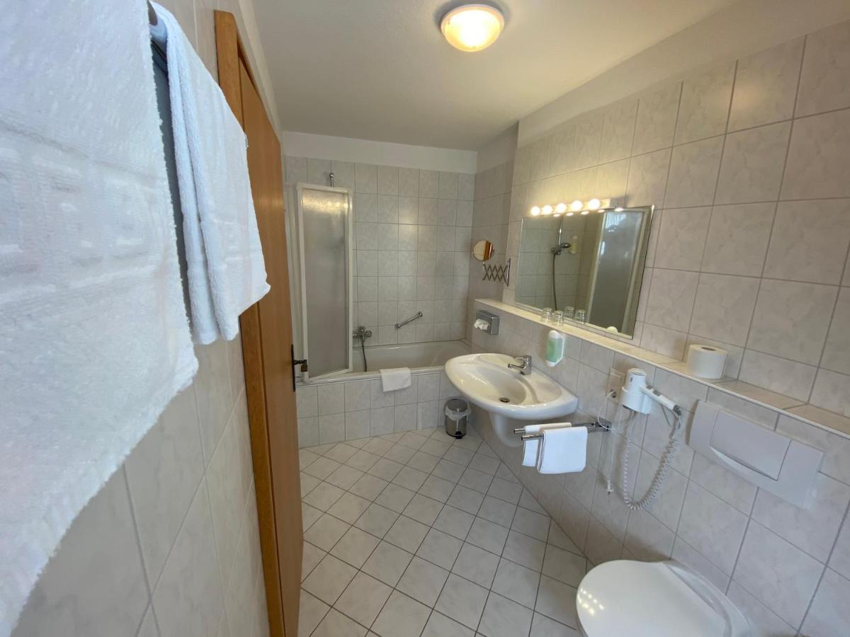 Berghotel Lenneplaetze ヴィンターベルク エクステリア 写真
